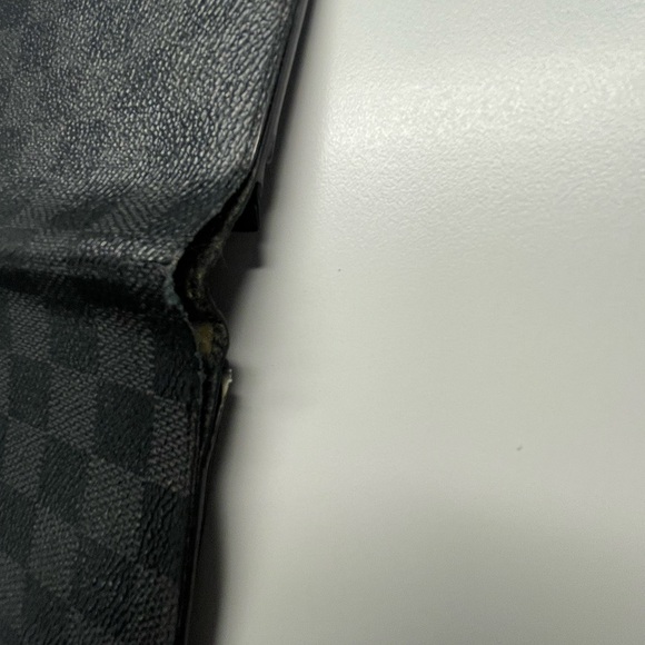 Louis Vuitton Black Textured Wallet - Picture 9 of 13
